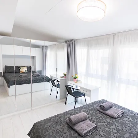 Apartment Stayeasy Center Warna