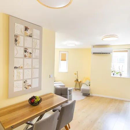 Stayeasy Center Apartment *