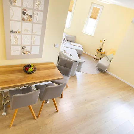 Apartment Stayeasy Center Warna